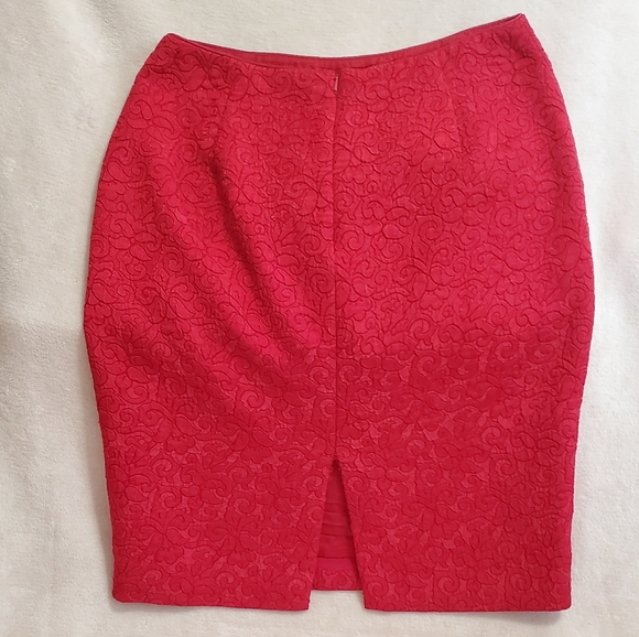 Like NEW Maggy London 2 Piece Primary Red Matelassé Skirt Suit Sz 6 - Picture 12 of 15
